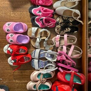 Lot of 13 pairs of size 8-9 toddler girls